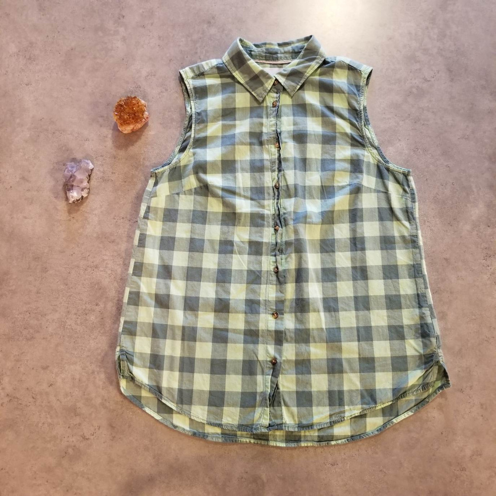 100% Cotton L.O.G.G. H&M Button Down, Size 8